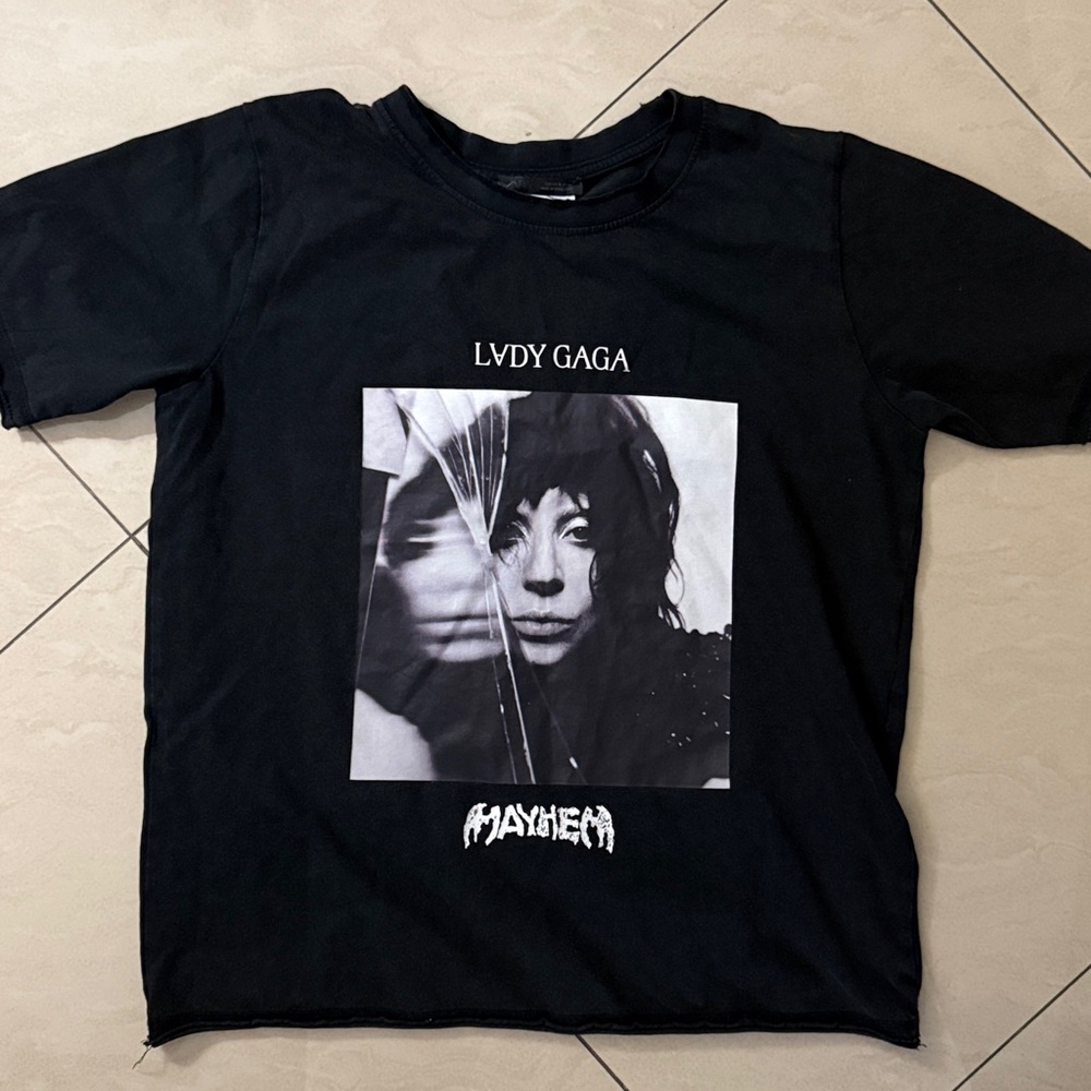 Zara Black Graphic Tee with Artistic Print